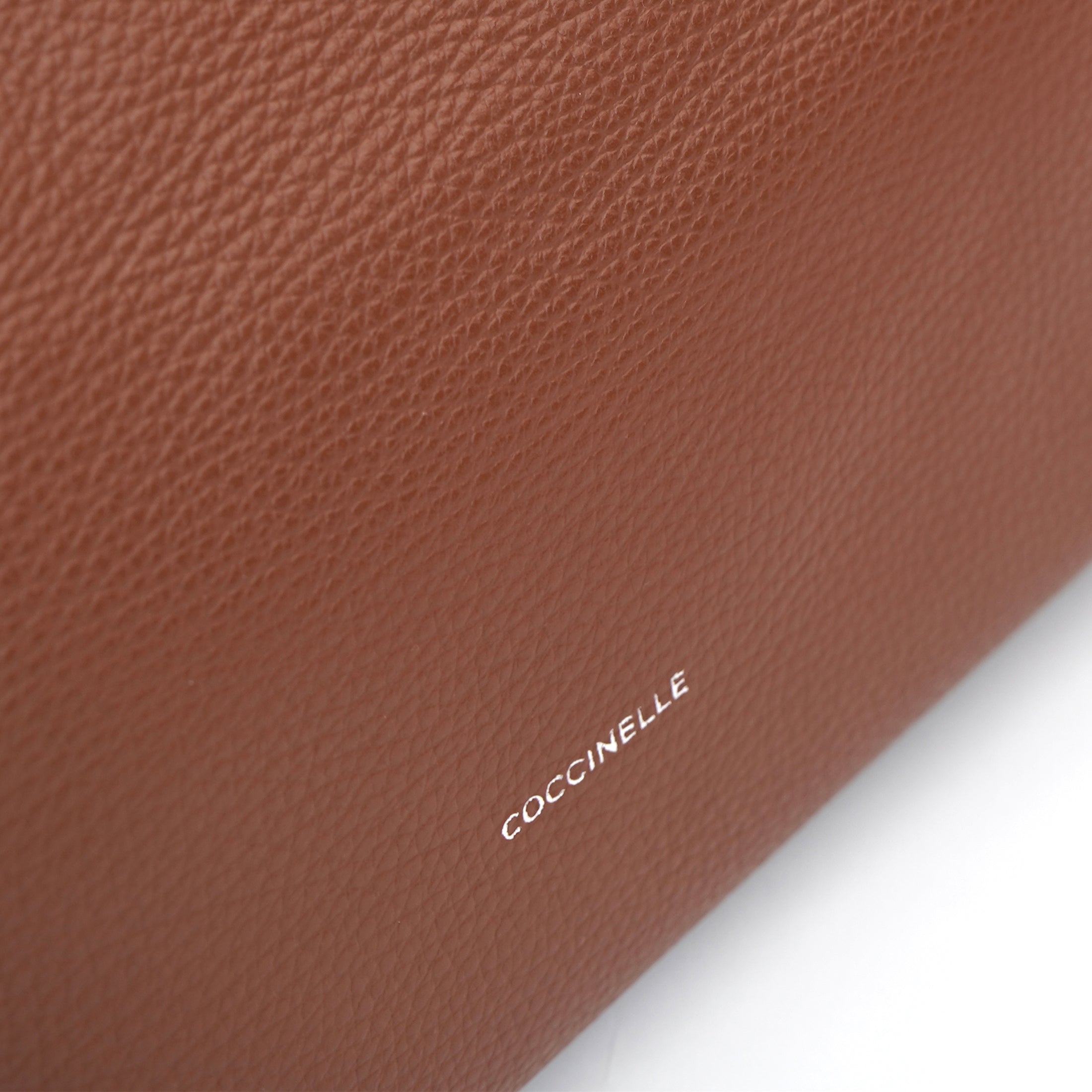 Coccinelle Estelle M Brule - Beautyflyplace