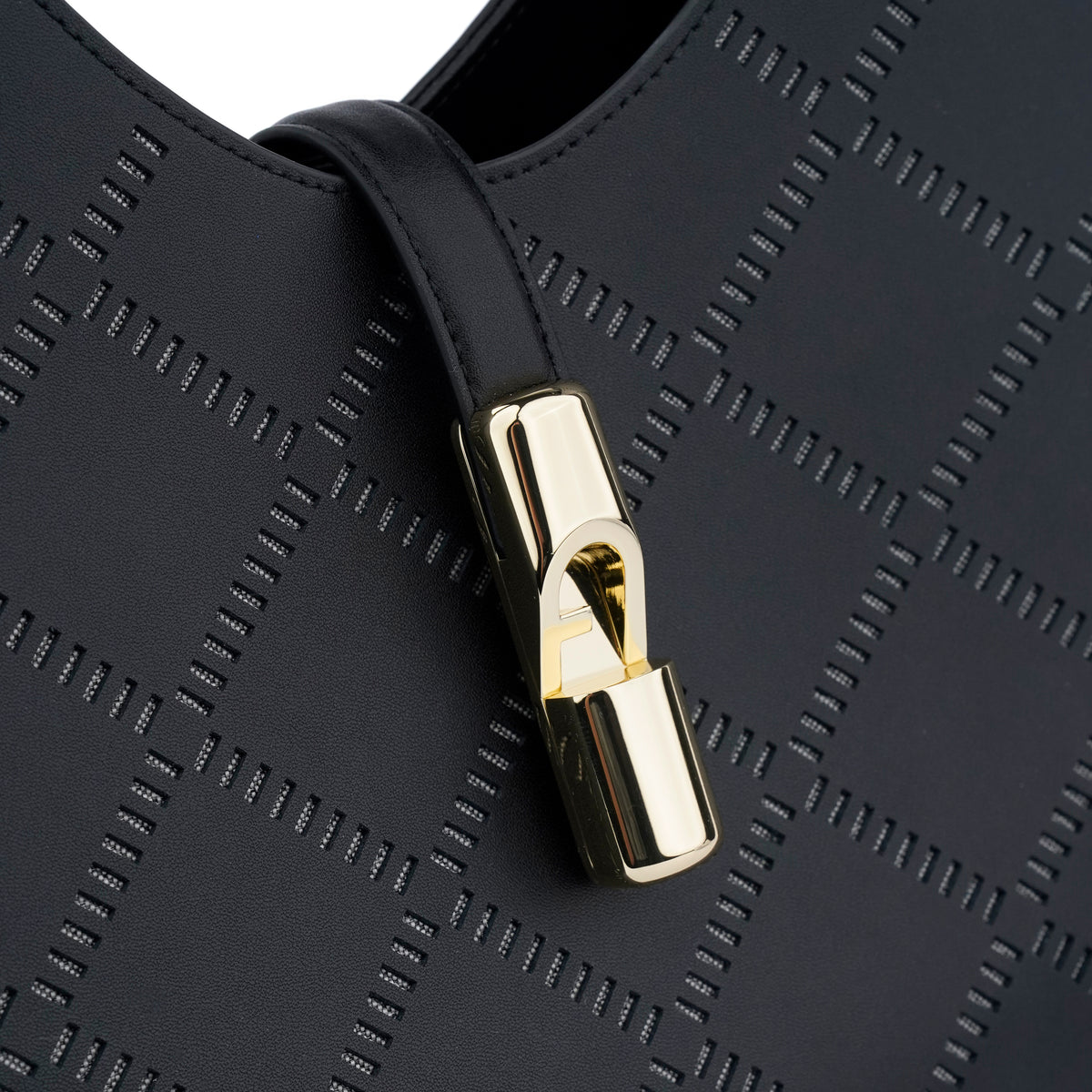 Geanta de umar Furla Goccia Medium Hobo – neagra