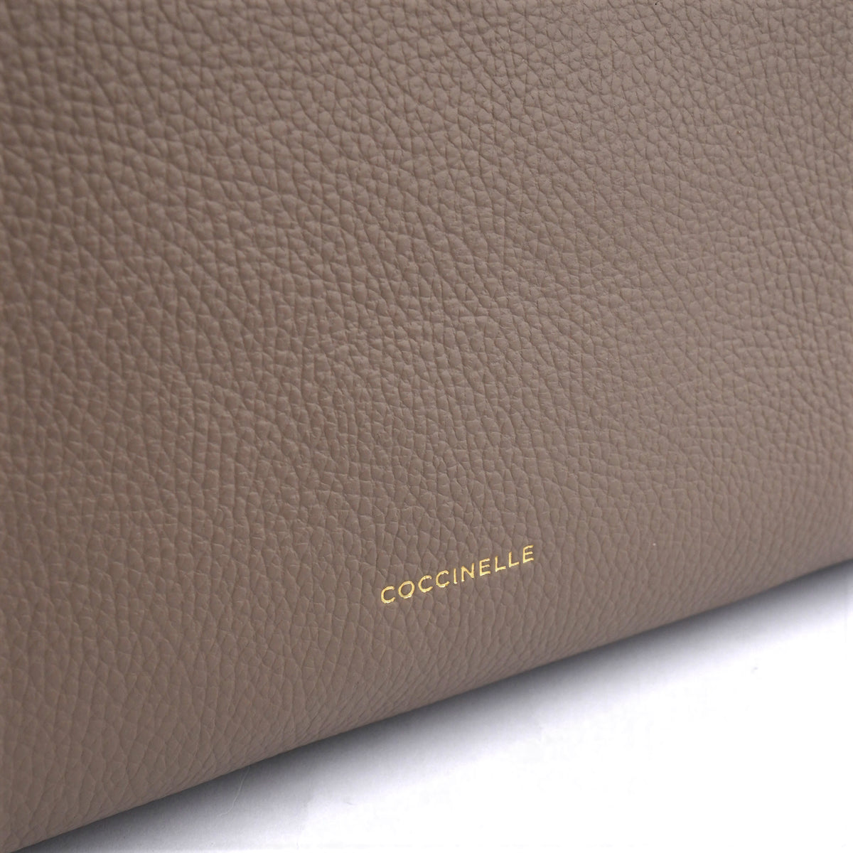 Geanta shopper din piele naturala Coccinelle Alexis taupe