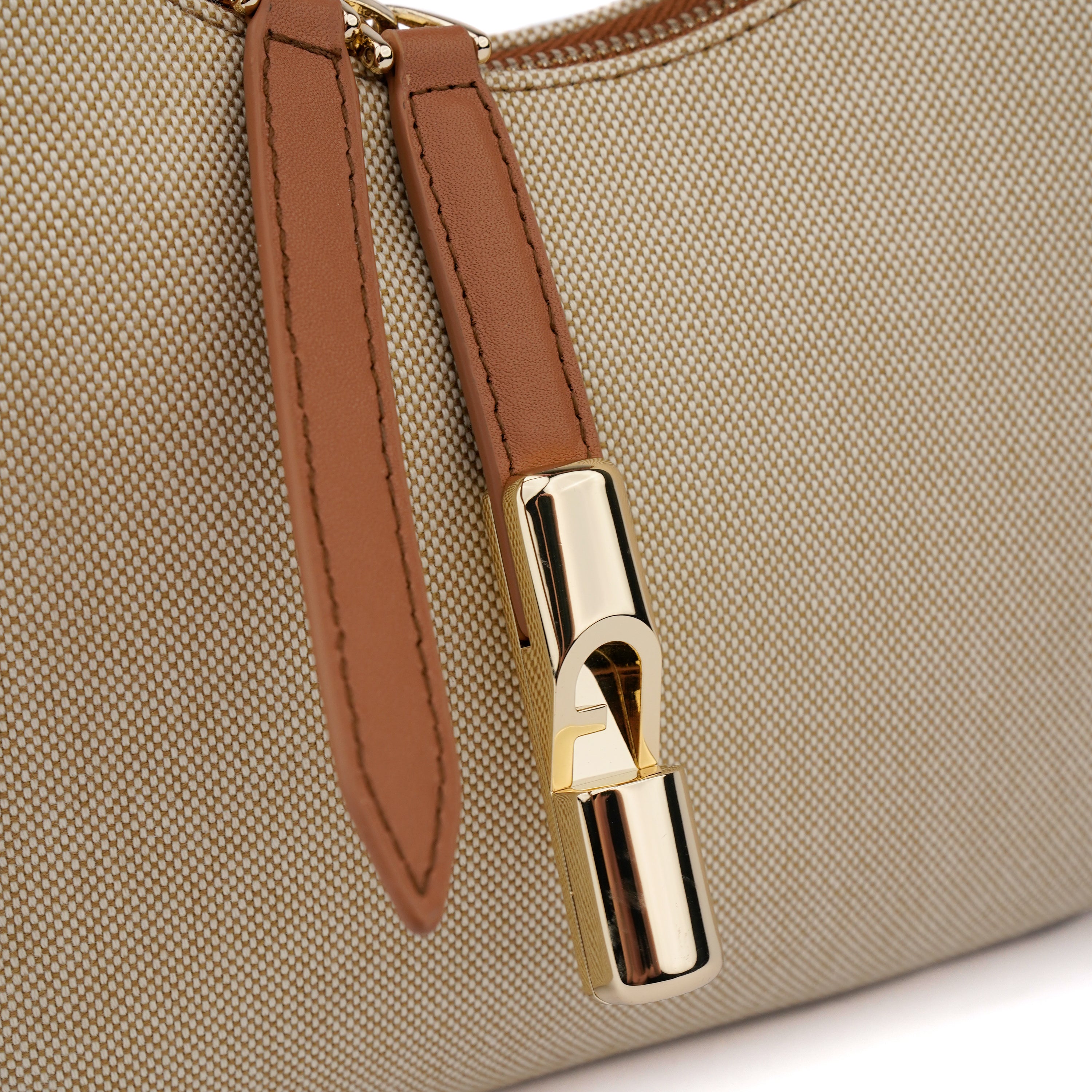 Geanta Furla Goccia half moon