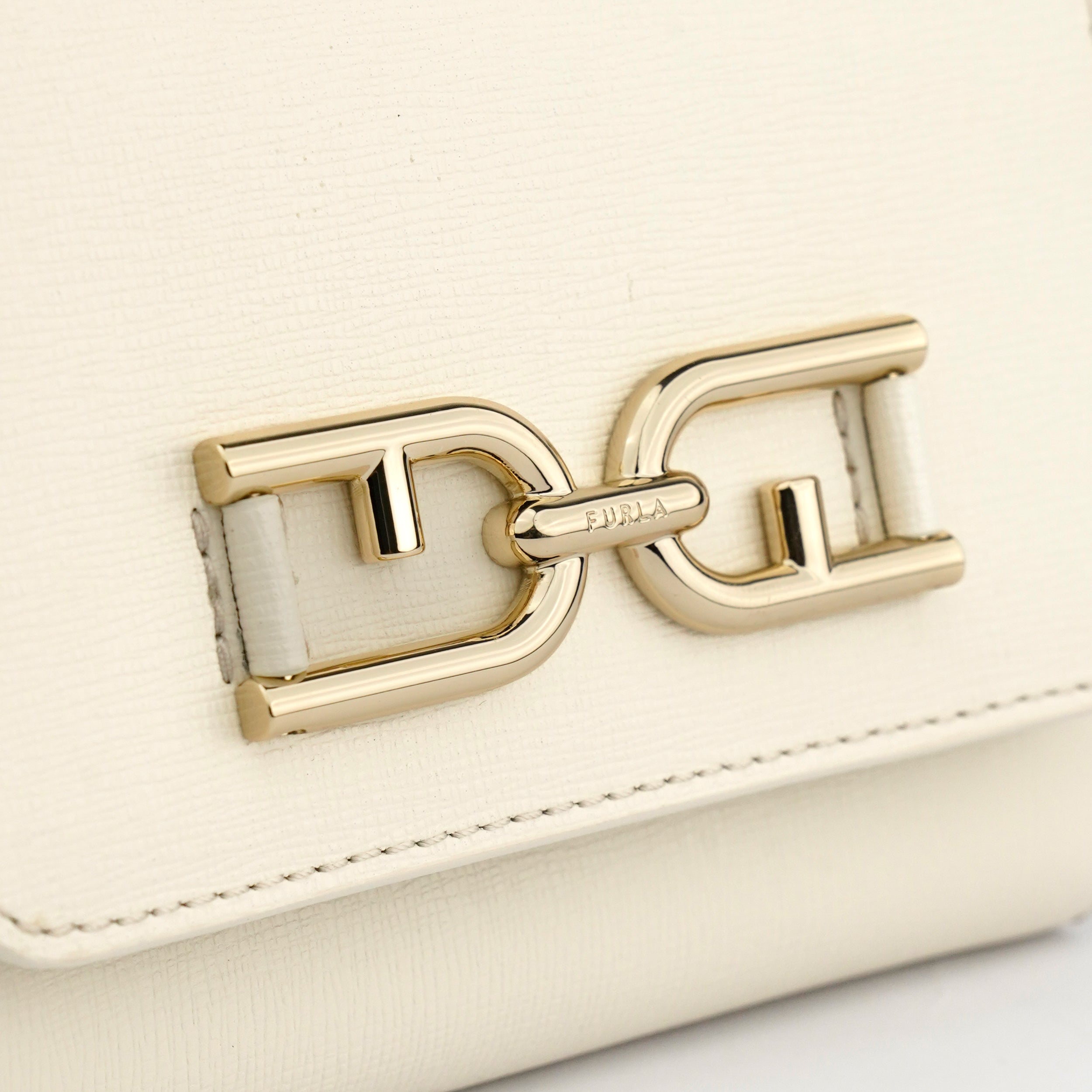 Portofel tri-fold Furla Meti mediu