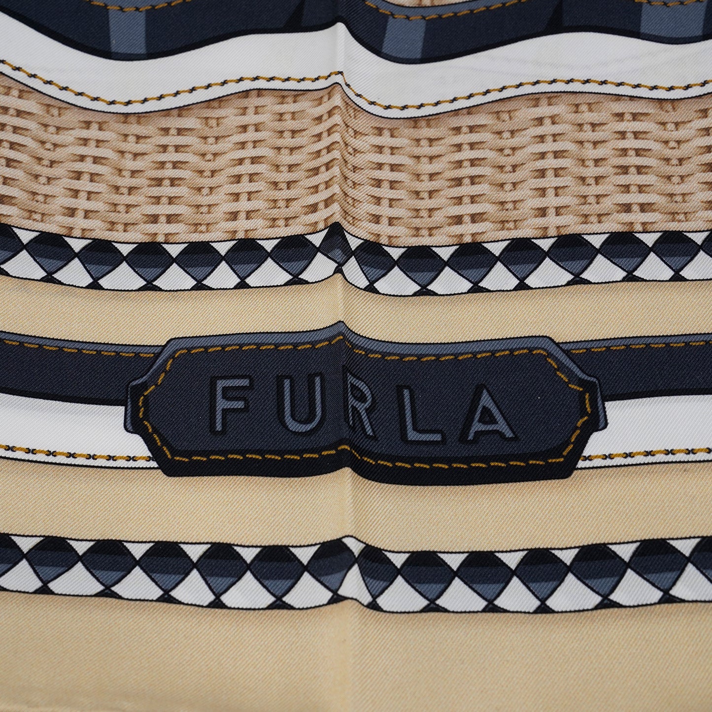 Esarfa Furla Tortona - Beautyflyplace