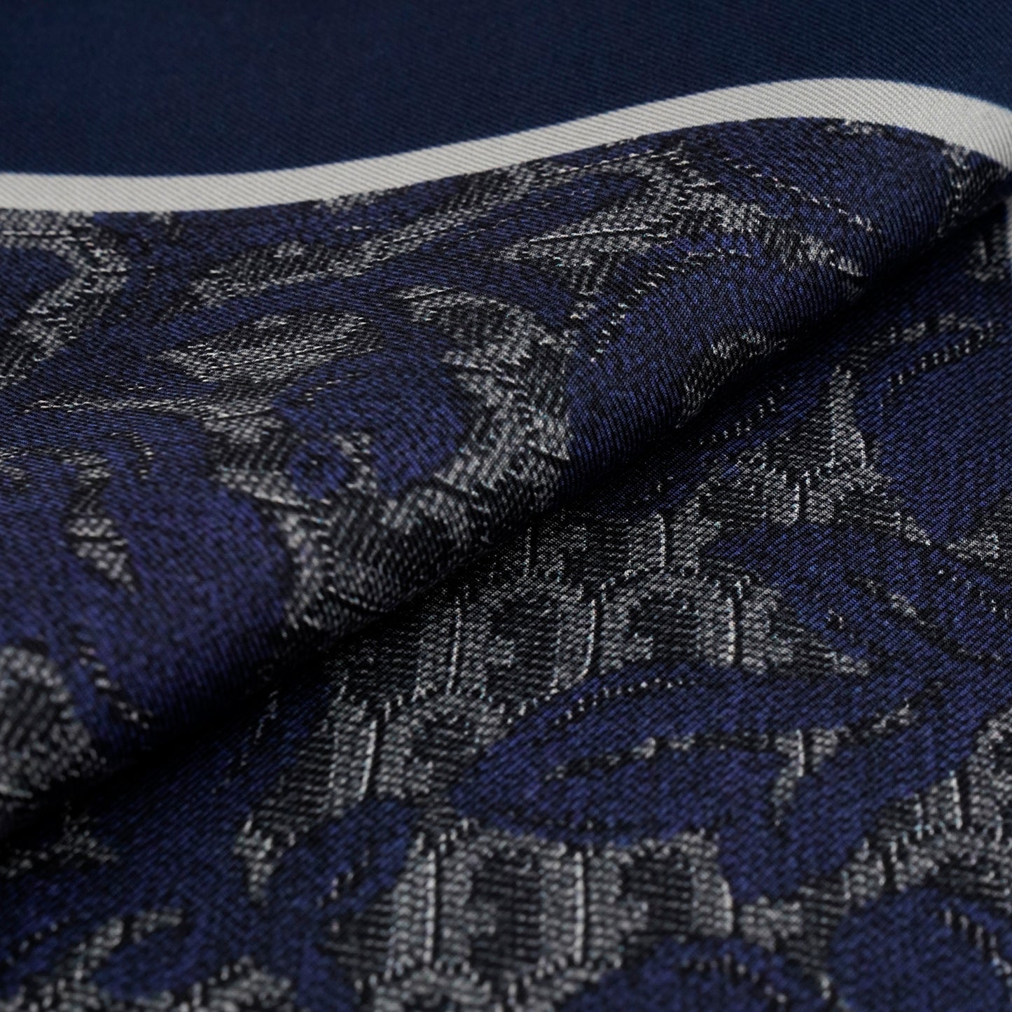 Esarfa Furla Tortona - Beautyflyplace