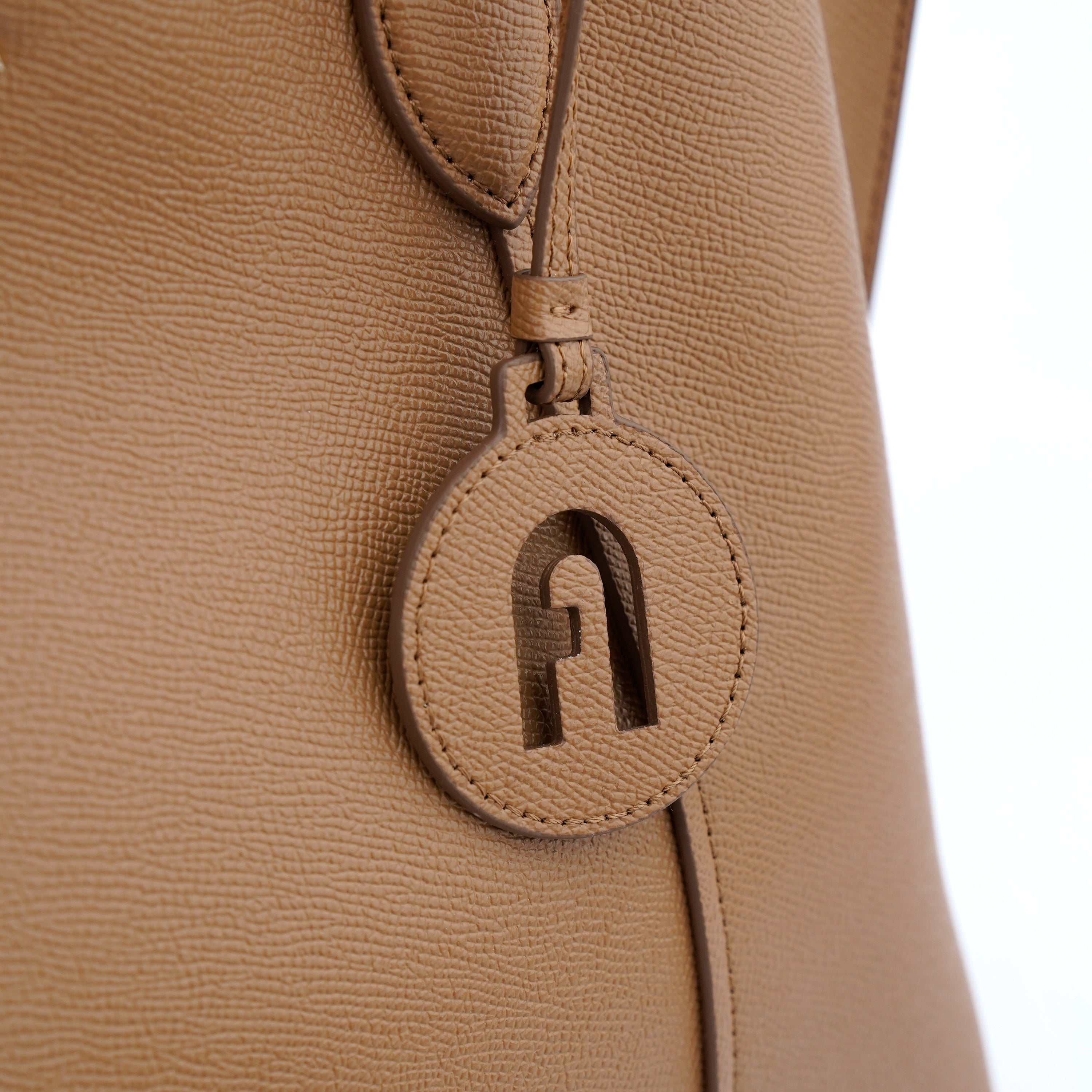 Geanta Furla Vittoria Large tote din piele
