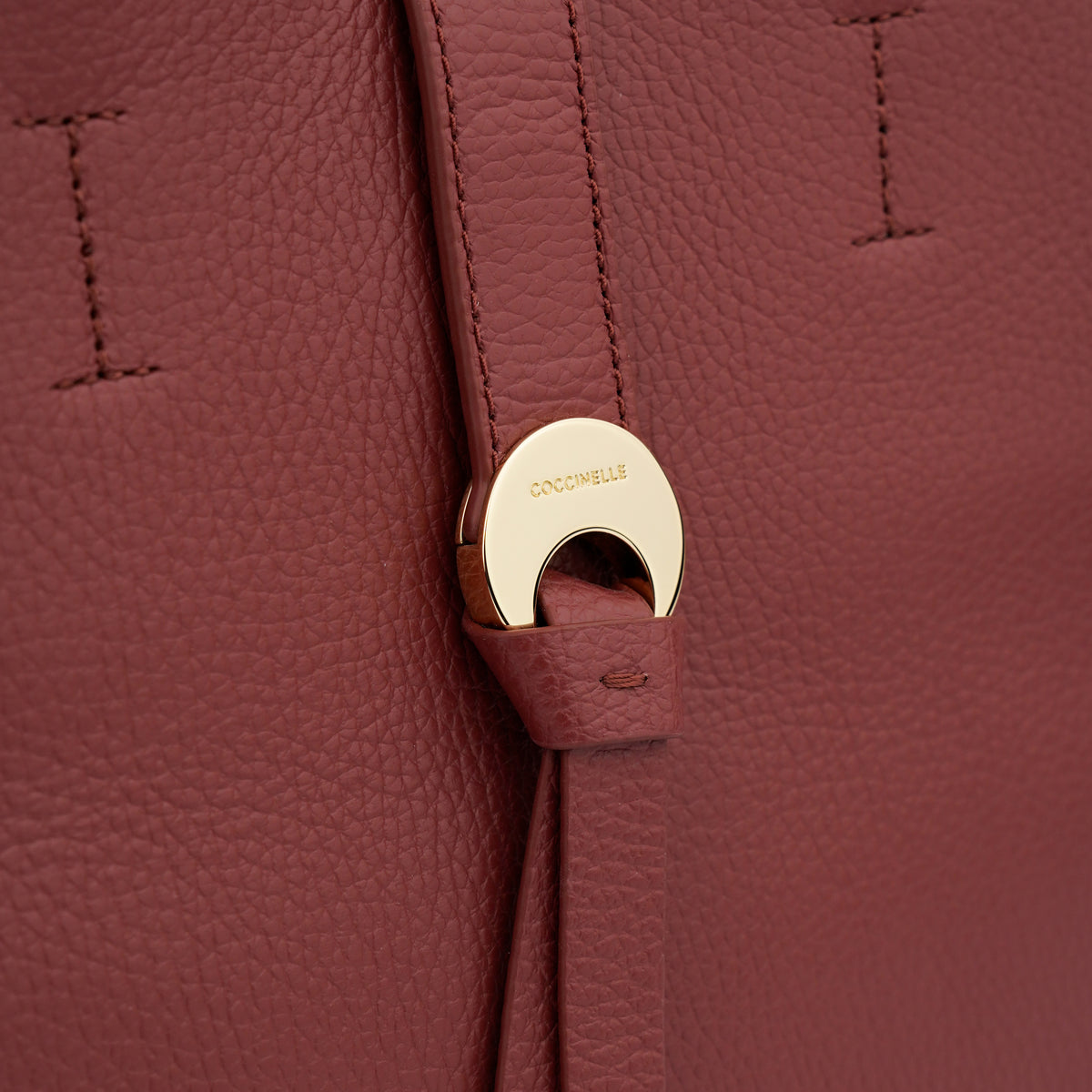 Geantă Coccinelle Rania Satchel din Piele Naturală – Cărămiziu Închis