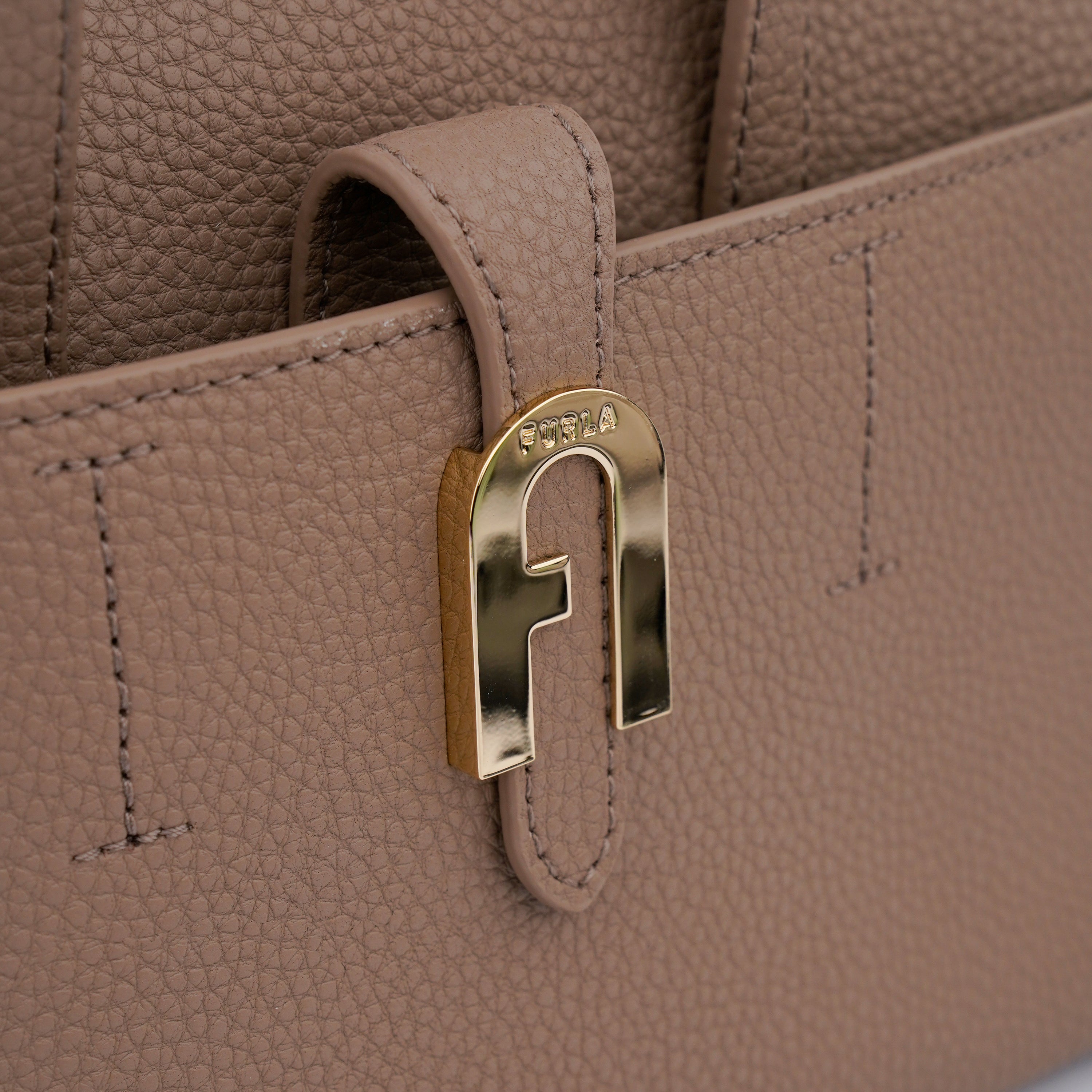 Geanta Furla Miasofia crossbody small