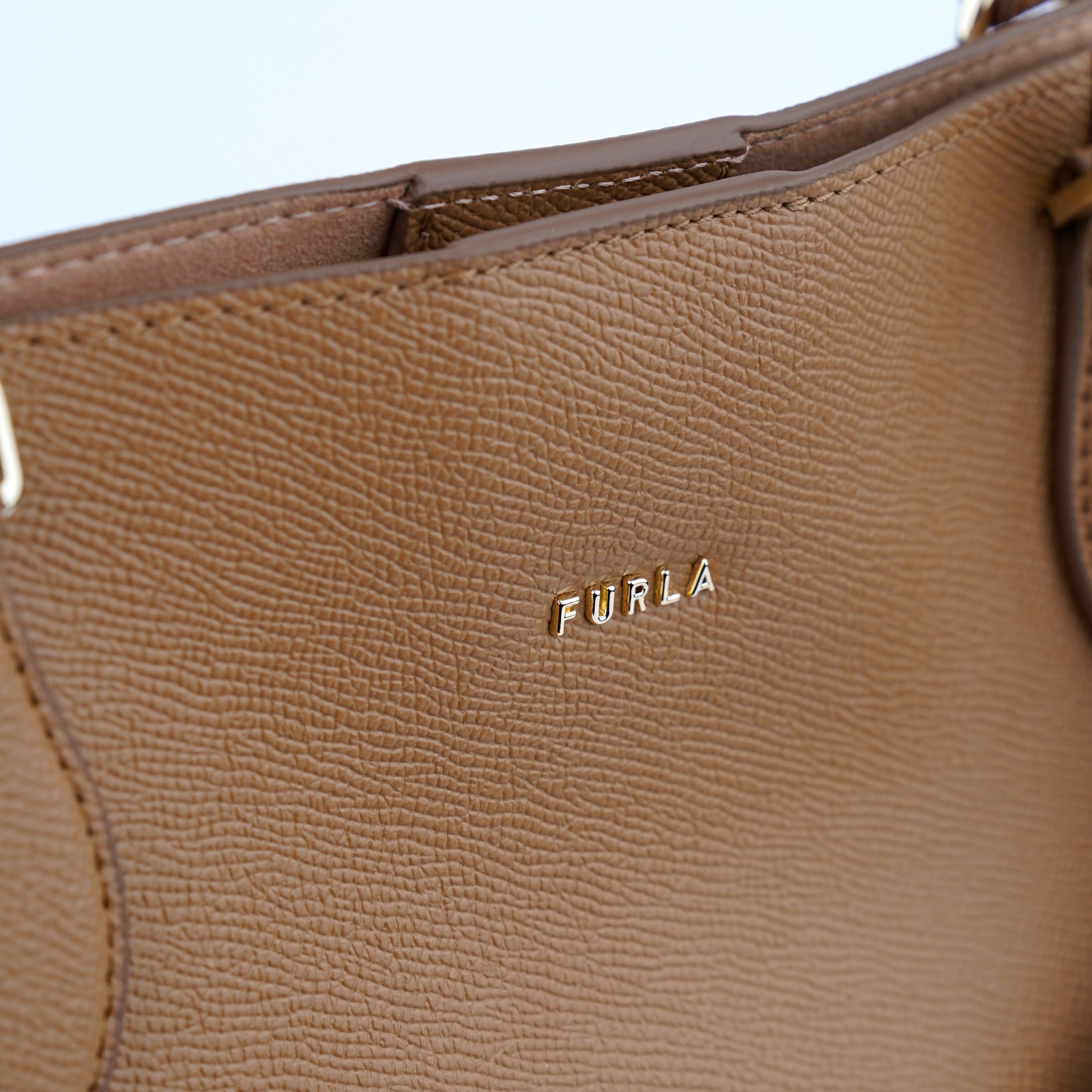 Geanta Furla Vittoria Large tote din piele
