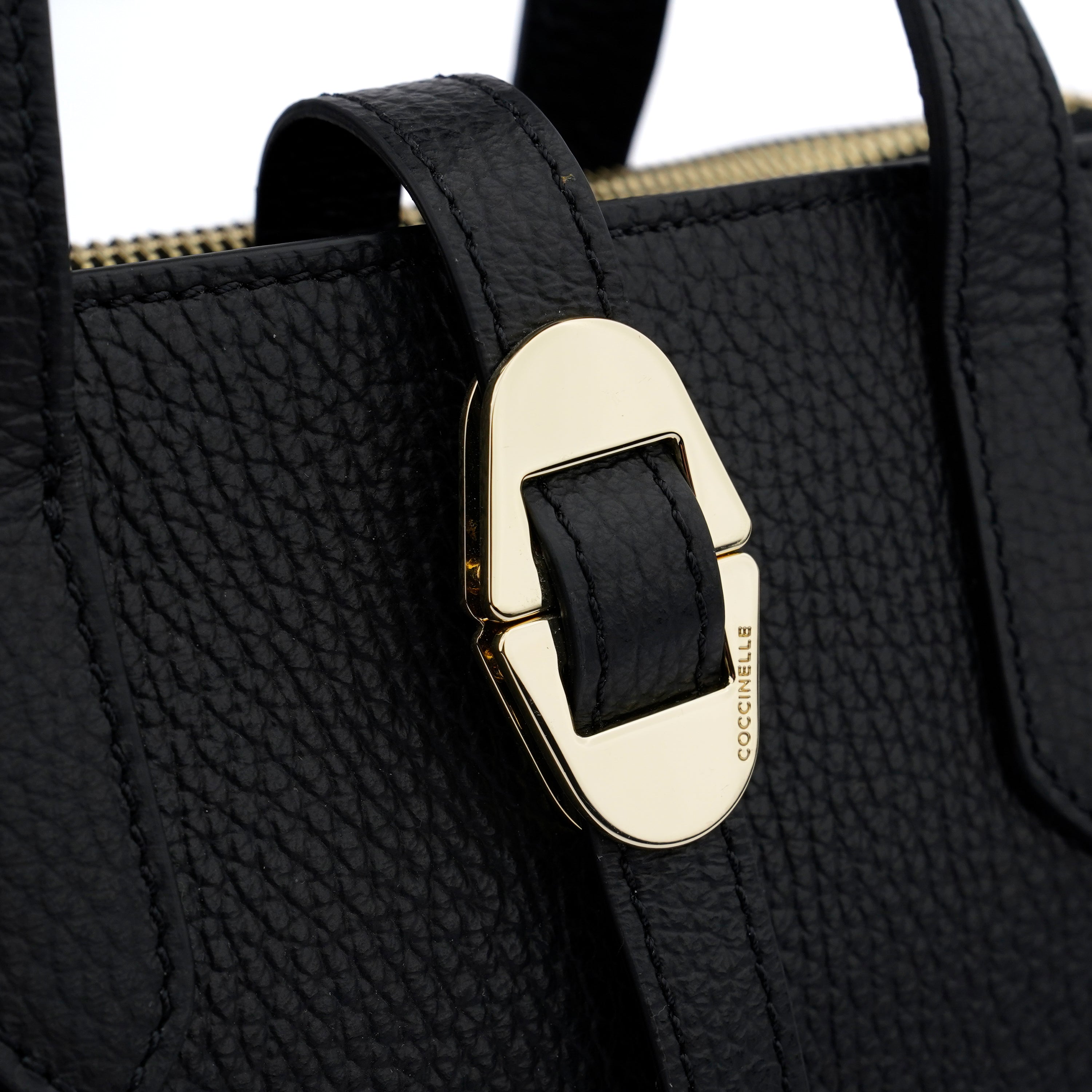 Geantă tote small  Coccinelle Lea piele structurată