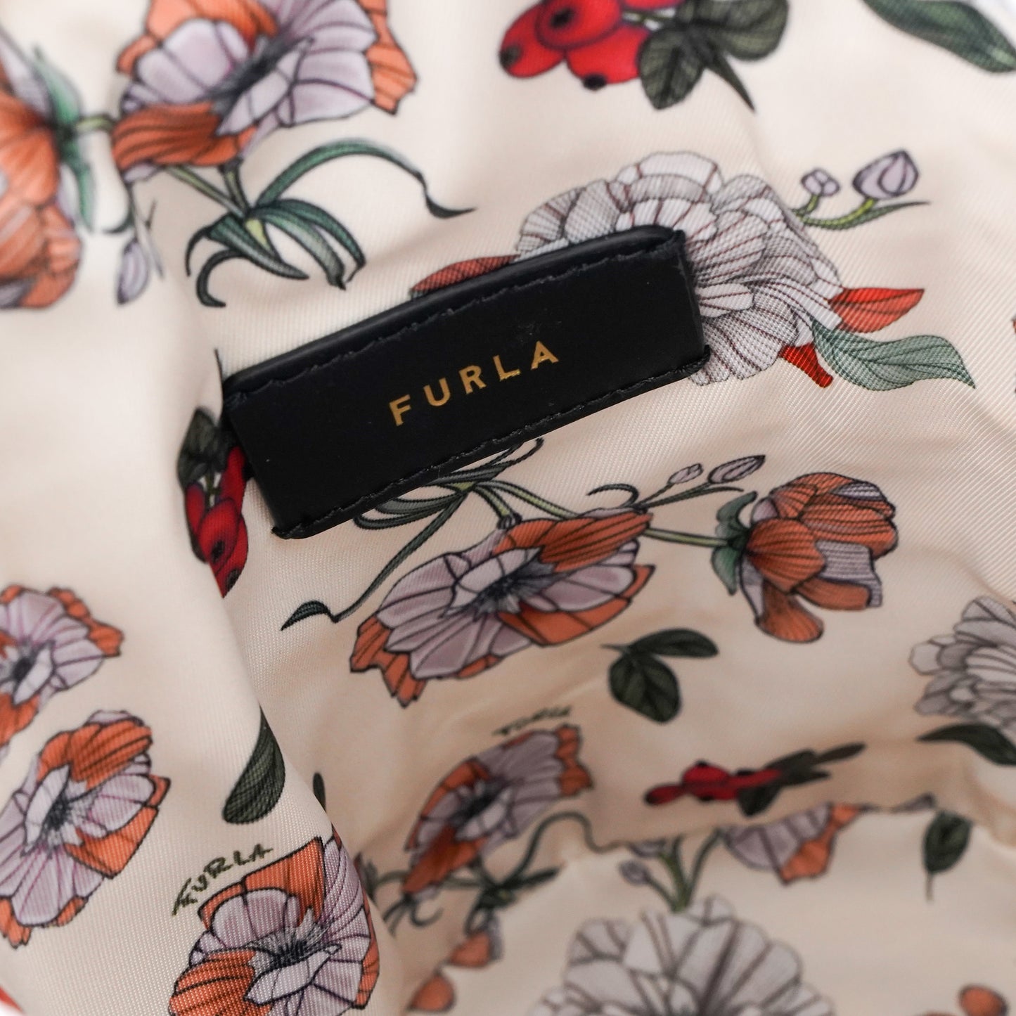 Geanta ratan Furla Danae bucket