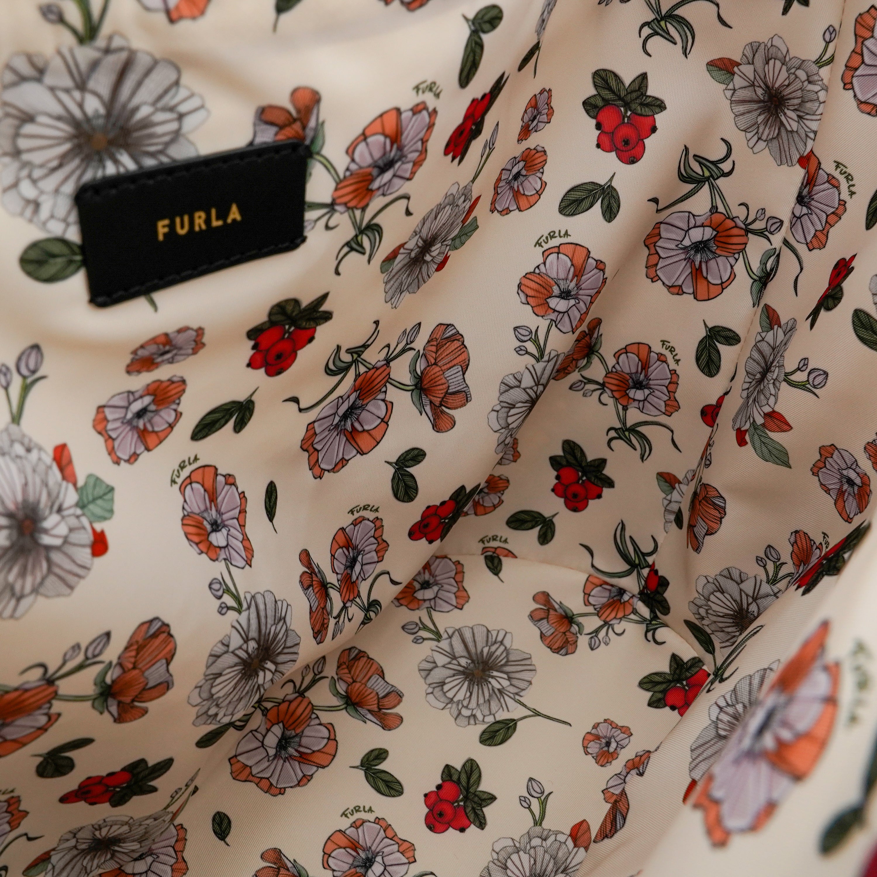 Geantă coș ratan Furla Danae