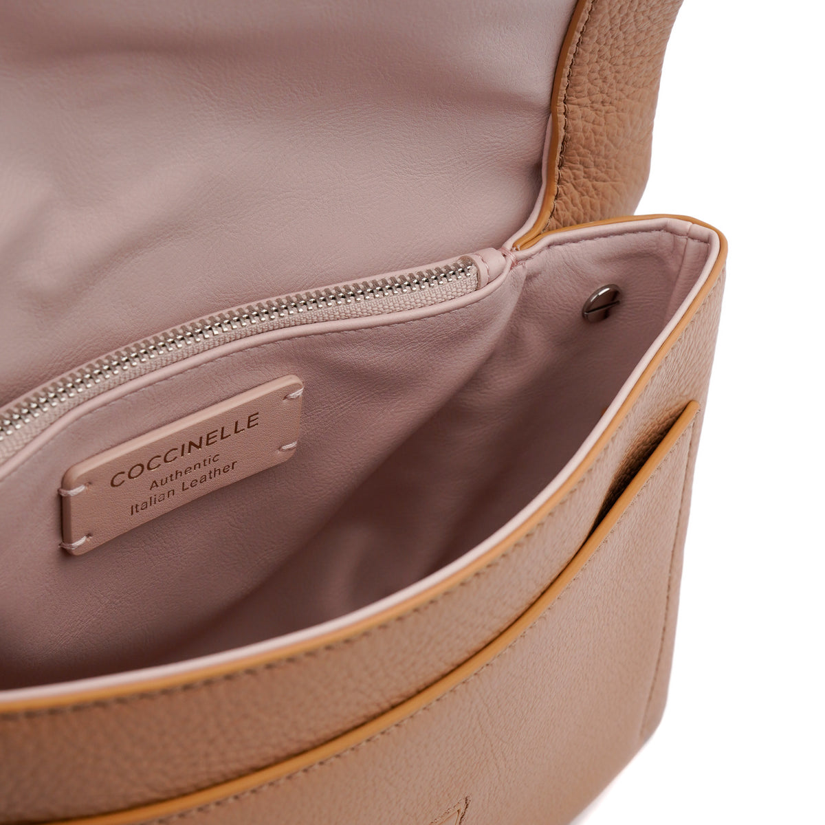 Geanta Coccinelle Dorian Small Bej – Crossbody cu Bareta Detasabila si Clutch