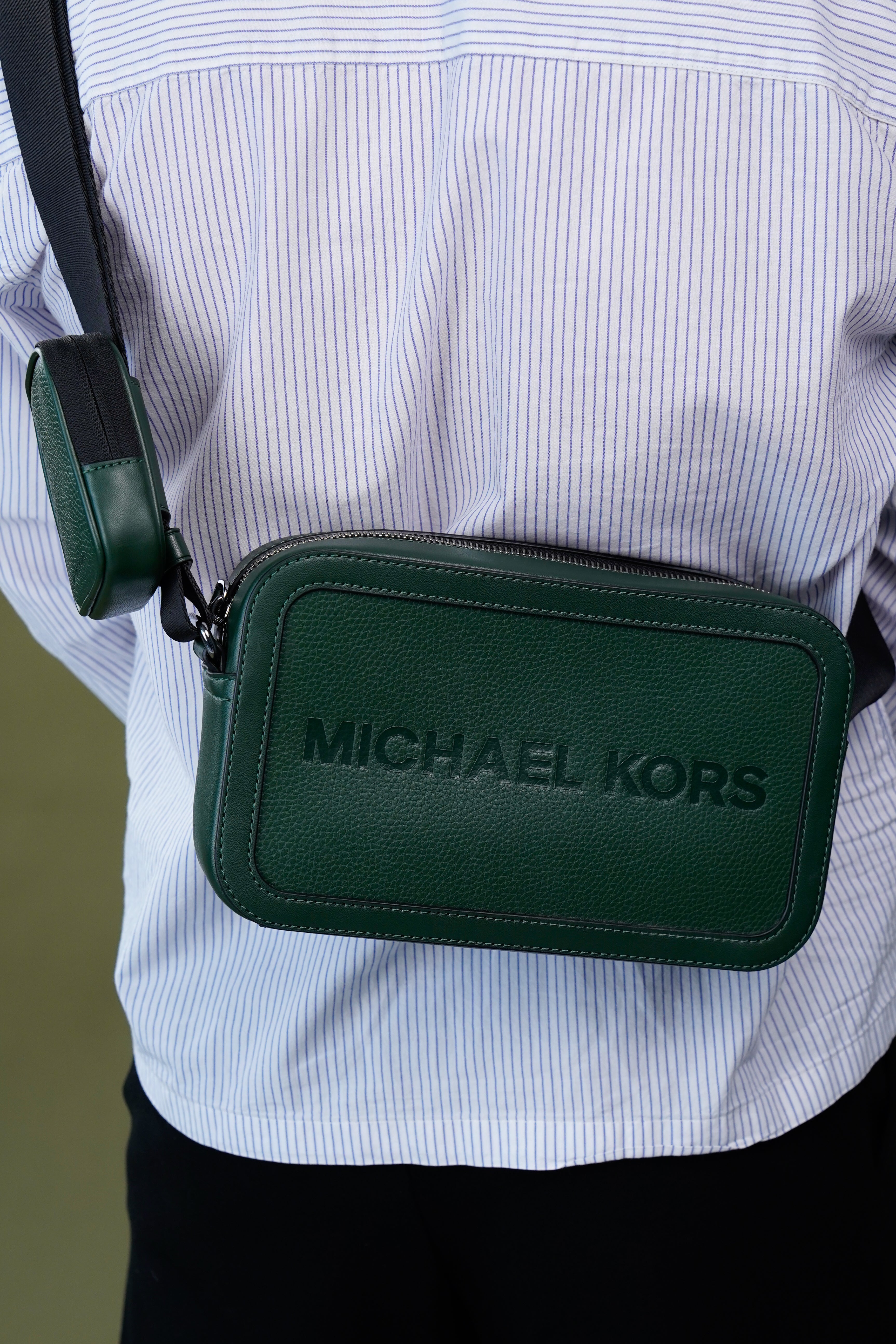 Geanta Michael Kors camerabag barbati
