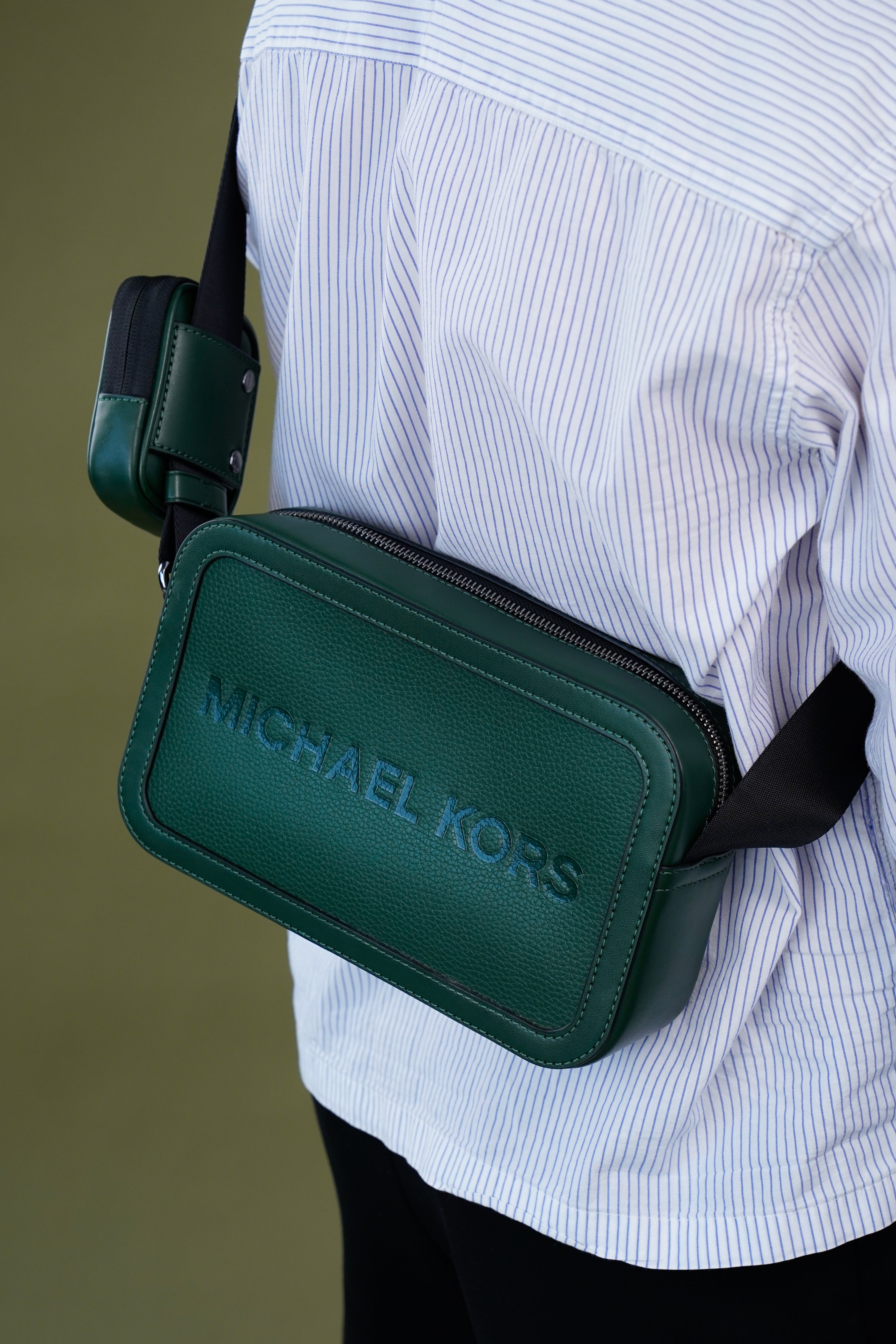 Geanta Michael Kors camerabag barbati