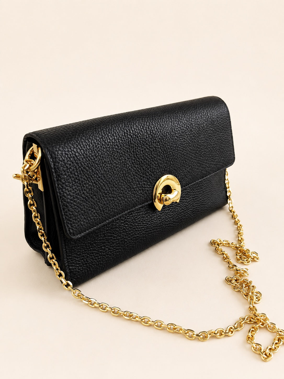 Geantă de umar , clutch Coccinelle Dixie din piele naturală neagră