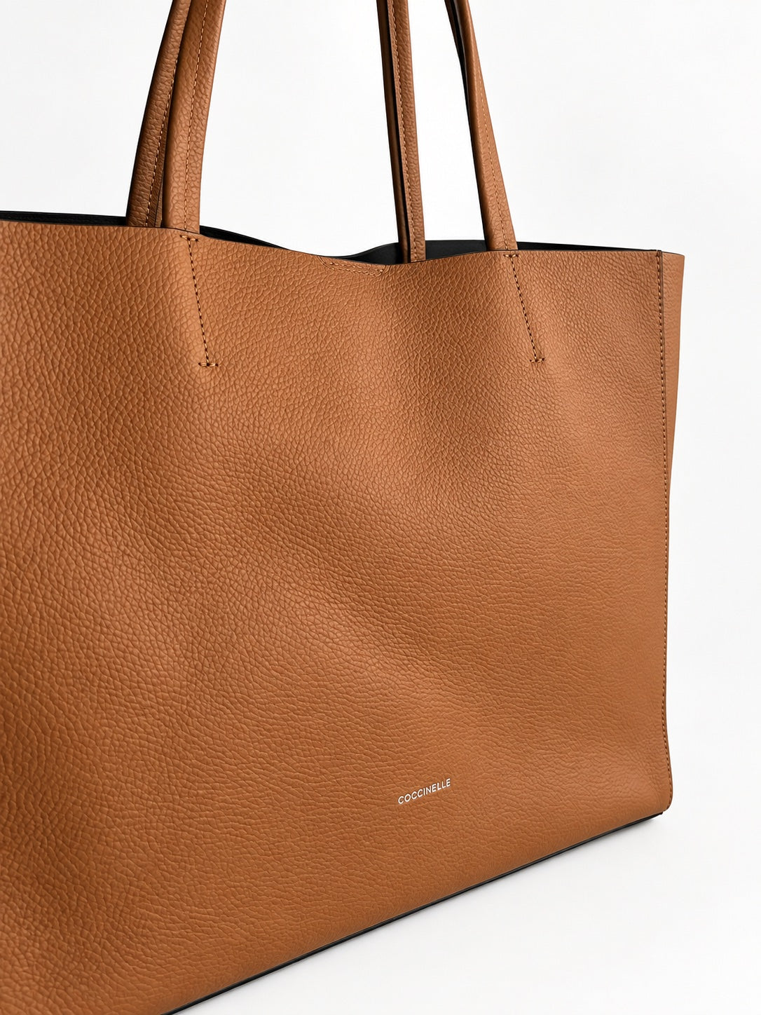Geantă Coccinelle Shopper Large din Piele Naturală – Cognac