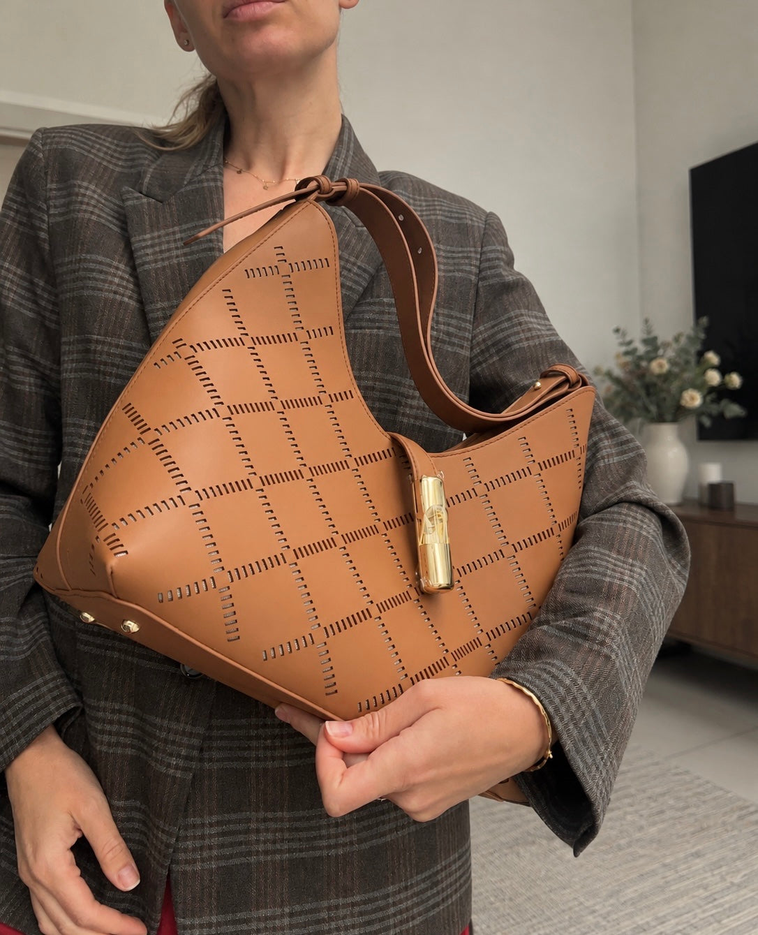 Geanta Furla Goccia Medium Hobo – Cognac