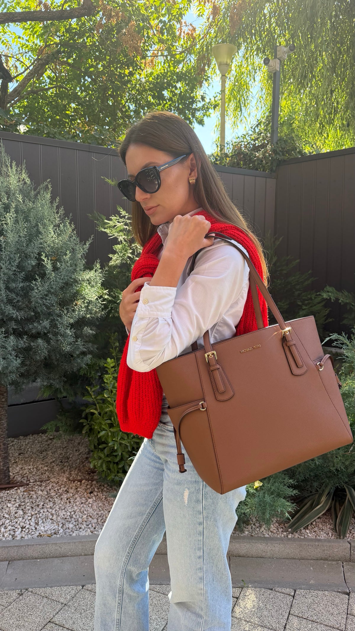 Geantă tote Michael Kors Voyager din piele naturală – Luggage