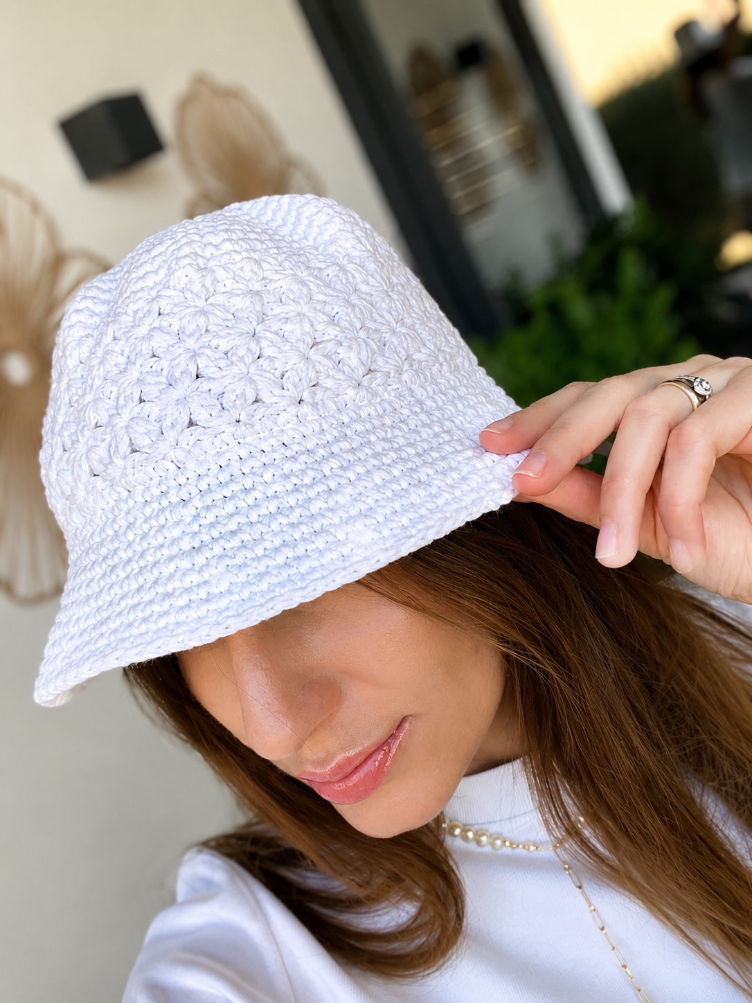 Palarie crochet Michael Kors alb