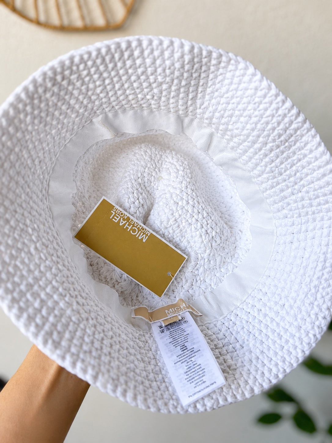 Palarie crochet Michael Kors alb