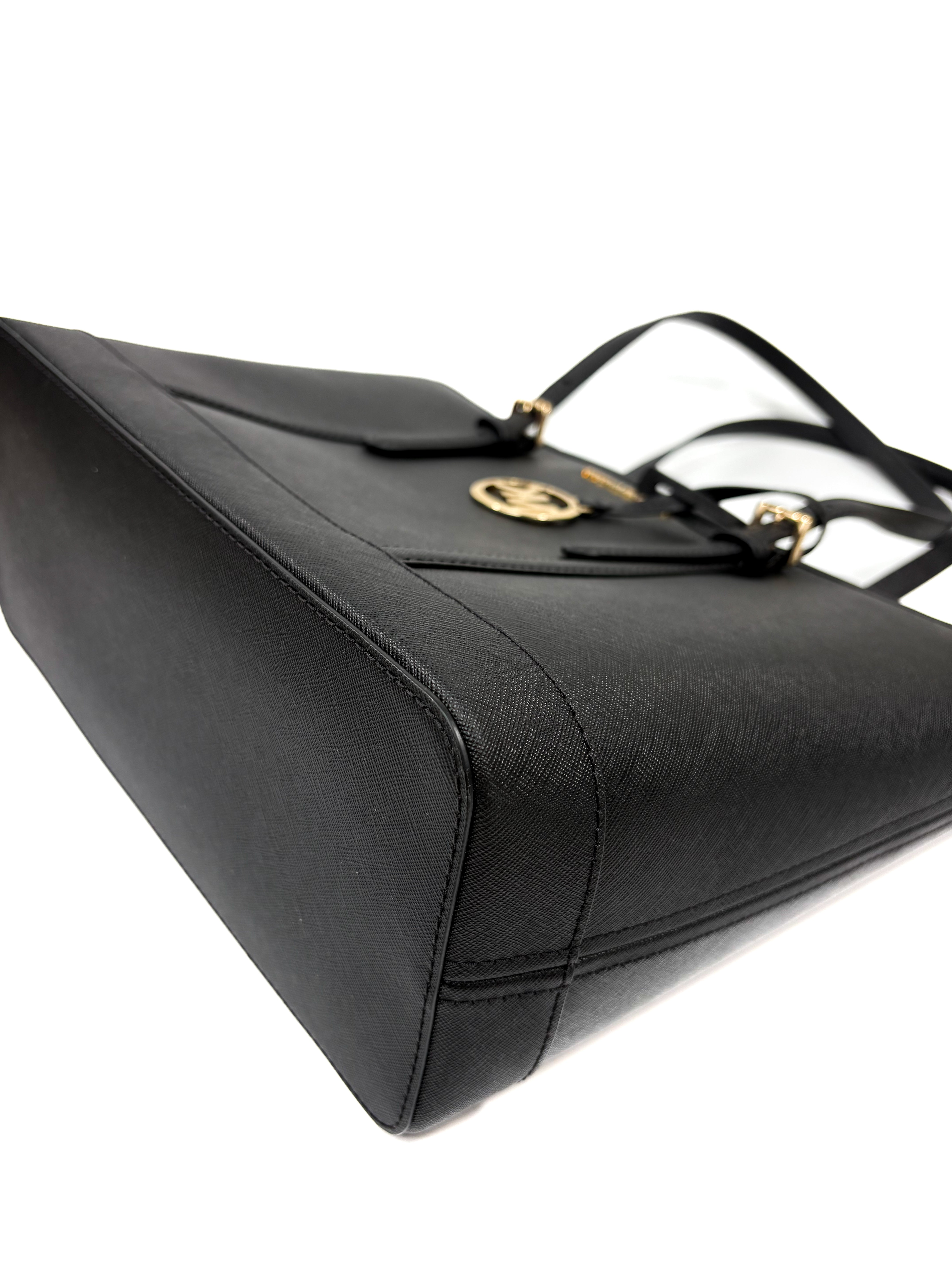MK Jet set travel