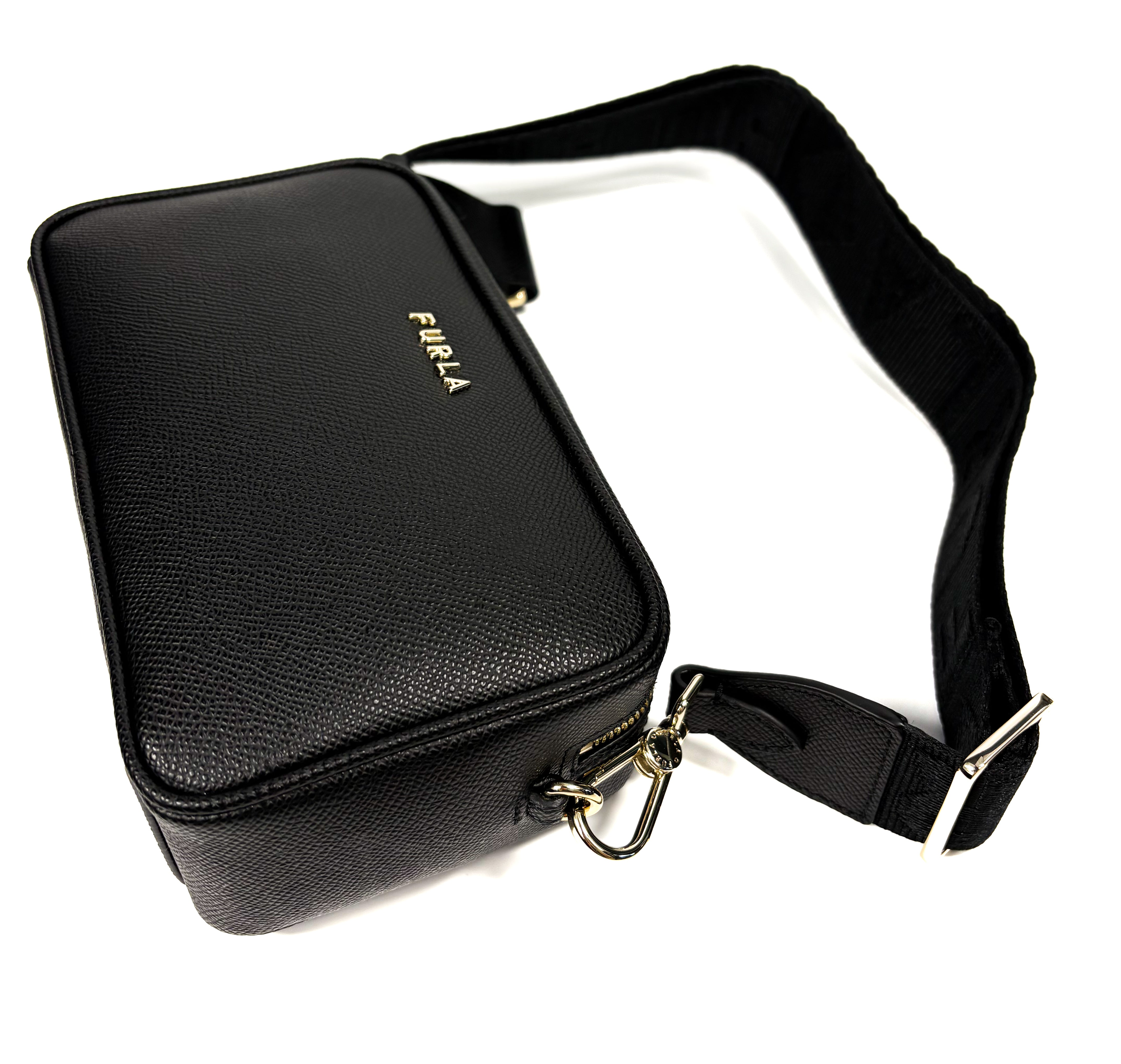 Furla Classic XL pouch - Beautyflyplace